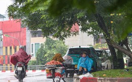 Vì sao miền Bắc nắng nóng ngột ngạt, nhiệt độ tới 35 độ C vào cuối thu dù xuất hiện không khí lạnh?
