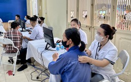 Hà Nội nâng chuẩn an sinh, chăm sóc sức khỏe toàn diện từ trẻ thơ đến người cao tuổi