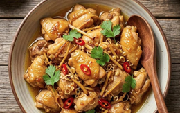 Cuối tuần làm gà rang gừng thơm nức, thịt săn mềm, đậm đà hao cơm