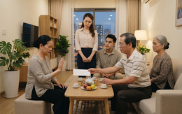 Mẹ đẻ ra thành phố trông cháu nửa năm, chiếc phong bì của bố chồng khiến tôi hụt hẫng