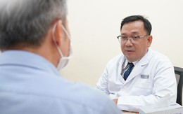 Thấy nước tiểu nổi bọt kéo dài, người đàn ông 59 tuổi đi khám phát hiện bệnh thận mạn giai đoạn 3