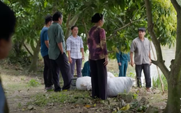 Chơn bị cả xã tẩy chay vì tố cáo công ty Minh Hải