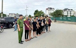 Hà Nội: Khởi tố nhóm thanh thiếu niên che biển số, ném vỏ chai bia vào người đi đường