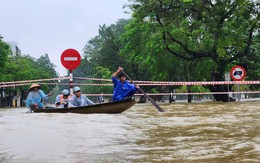 Bật mí nguyên nhân khiến miền Trung vẫn mưa như trút nước