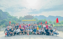 Nhiều điểm du lịch miền Bắc kín khách, giá tour Tết tăng cao