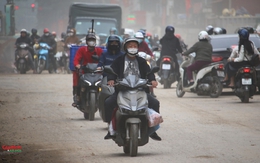 Hà Nội: Người dân 'sống chung' với ô nhiễm trên công trường thi công dự án mở rộng đường Nguyễn Tuân