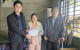 Hơn 15 triệu đồng đến với hoàn cảnh người phụ nữ cùng lúc chăm chồng bại liệt, con bệnh nặng ở Huế