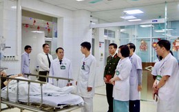 Cấp cứu khẩn nữ sinh bị tai nạn giao thông ngày 27 Tết