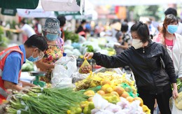 Ngày Mùng 3 Tết, siêu thị đồng loạt mở cửa trở lại, hàng hóa phong phú