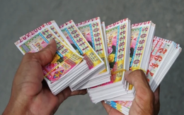 Ông chủ thu lại vé số trúng giải 2 tỷ đồng sau khi tặng công nhân dịp Tết