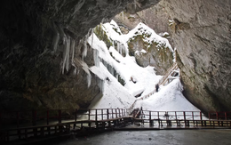 Một thứ bí ẩn bị "phong ấn" trong hang băng 5.000 năm vừa được giải phóng, có thể tạo ra phép màu cho nhân loại