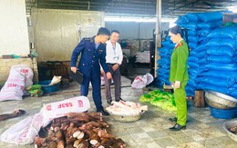 Phát hiện gần 6 tấn chân trâu, bò bốc mùi hôi thối chuẩn bị đưa ra quán nhậu