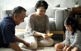 Cho con tiền cưới, tiền nhà còn phải dành cả tuổi già để chăm cháu: Khi sự hy sinh bị coi là điều hiển nhiên