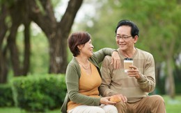 Thuê 4 người giúp việc trong nửa năm, vợ chồng tôi nhận ra lương hưu cao không mua được bình yên