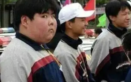 Cuộc sống hiện tại gây bất ngờ của 'chàng béo nhỏ' khi vào tuổi trung niên từng gây bão mạng xã hội cách đây 23 năm