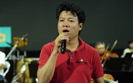 Vũ Thắng Lợi cùng ê-kíp 'khủng' chuẩn bị cho đêm diễn tại Nhà hát Hồ Gươm

