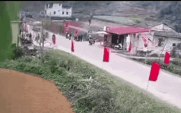 Phạt 5,9 triệu đồng tài xế xe tải lấn làn, tông 2 xe máy đang dừng bên đường ở Lạng Sơn