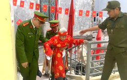 'Ngày hội non sông' tại Hà Nội: Ấm áp những 'điểm tựa' giúp cử tri trọn vẹn quyền công dân