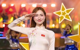 Ca sĩ Hòa Minzy lại đón nhận tin vui