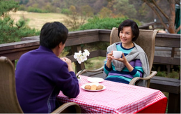 Tuổi 50 mới hiểu: Tại sao đàn ông thường giữ khoảng cách với phụ nữ cùng độ tuổi?