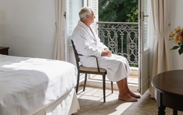 Lộ số tiền thanh toán của người đàn ông lưu trú khách sạn hạng sang tới 67 năm khiến nhiều người bất ngờ