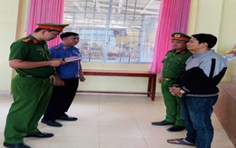 Giám đốc doanh nghiệp bị bắt vì sản xuất đường cát giả