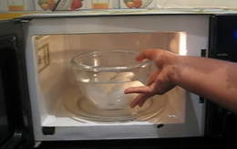 Mách bạn mẹo luộc trứng bằng lò vi sóng nguyên vỏ mà không bị nổ