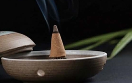 Những thời điểm nên xông trầm hương để trừ tà và chiêu tài, dẫn lộc 