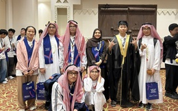 Nam sinh giành 2 HCV Olympic Vật lý trúng tuyển đại học số 1 thế giới