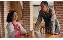 Bà Diện (NSƯT Nguyệt Hằng) hốt hoảng khi con gái 'tình địch' đưa nhóm người lạ tới xưởng tăm hương