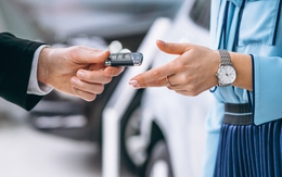 Sếp và bạn thân nhờ vả cùng 1 việc, người EQ cao xử lý khéo léo không làm mất lòng ai