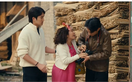 Bà Diện (NSƯT Nguyệt Hằng) bị ngã xuống ao, xung đột với 'nhà báo'