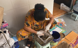 Gia đình nghệ nhân cuối cùng “giữ lửa” nghề làm mặt nạ giấy bồi tại phố cổ Hà Nội