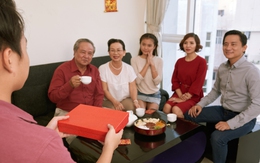 Muốn cha mẹ về già sống an yên: Con cháu đừng dại nhắc 3 chuyện nhạy cảm