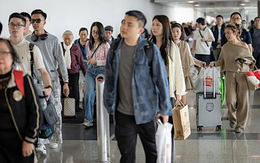 Tin sáng 24/1: Hà Nội dự kiến cấm xe máy xăng theo giờ tại vùng lõi Hoàn Kiếm; nhiều đường bay du lịch cháy vé dịp 30/4-1/5