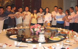 20 người đi họp lớp, hóa đơn 17 triệu và cái kết 'cạch mặt' nhau mãi mãi