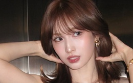 Vẻ gợi cảm của nữ ca sĩ Nhật