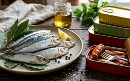 Loại cá rẻ tiền cung cấp omega-3, vitamin D, canxi, choline cực kỳ có lợi cho sức khỏe
