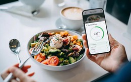 Vì sao nhiều người sau tuổi 45 ăn ít nhưng vẫn tăng cân? Thủ phạm thường nằm ở bữa tối