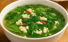 Loại lá nhiều gia đình trồng ở ban công, chế biến thành món ngon tốt cho xương khớp tuổi trung niên