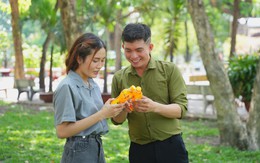 Sau khi giải khát, nhiều người nán lại để xé nhãn: Điều gì khiến thói quen này lan rộng trong mùa hè?