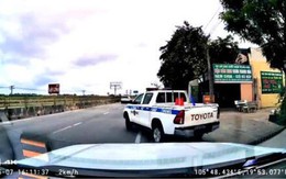 Video CSGT dẫn đường đưa cháu bé nguy kịch đi cấp cứu kịp thời