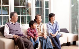 Từng ghét cay ghét đắng bố mẹ chồng vì đòi tiền hàng tháng, 10 năm sau mới biết mình sai quá nhiều