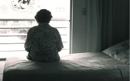 Tôi giả nghèo suốt nhiều năm sau khi nghỉ hưu, đến lúc con trai nhập viện mới biết mình sai