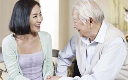 Sống cùng con gái 1 năm tôi mới hiểu: Tuổi già muốn hạnh phúc phải biết 'buông' 3 điều