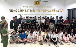 Video: Cận cảnh Công an TP.HCM đánh sập tụ điểm ma túy trong bar Revo, hàng chục đối tượng bị bắt giữ