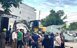 Căn nhà bất ngờ đổ sập khi đang sửa chữa, 3 nạn nhân bị vùi lấp