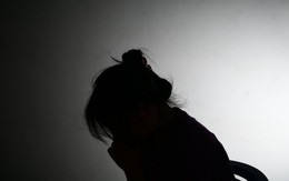Vệt roi rướm máu và lời tự thú muộn màng của người mẹ trẻ bạo hành con: Đứa trẻ không có 'lốp dự phòng'