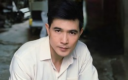 Quang Sự gây chú ý với diện mạo khác lạ