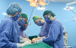 Ung thư đại trực tràng xâm lấn rộng vùng chậu, người đàn ông 58 tuổi được bảo tồn chức năng tiết niệu